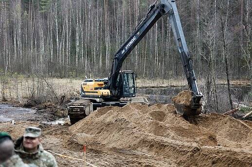 失踪美军的车辆没入沼泽内5米,立陶宛防长:救援或需数日